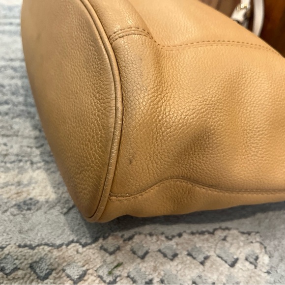 Michael Kors Jet Set Travel Leather Tote Shoulder Bag Purse Tan Camel Handbag - Picture 8 of 16